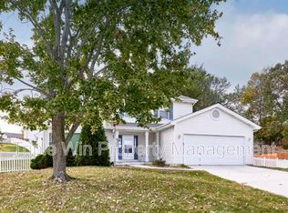4310 Castle Rock Ct, Saint Charles, MO