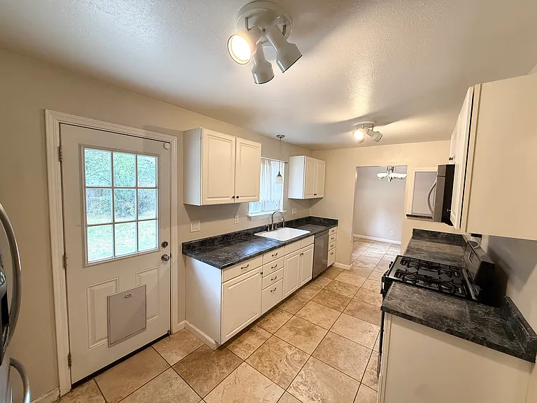 3209 Sharon Ave — Photo 10