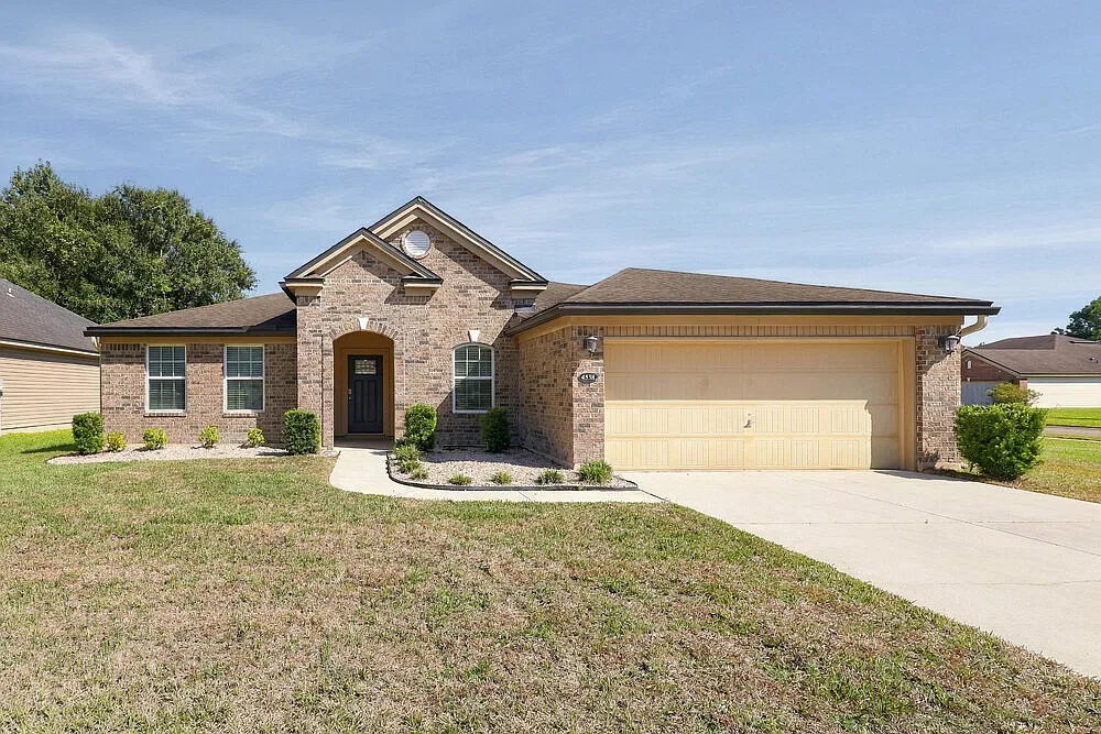 3 bed, 2.0 bath, 2026 sqft, $2,155 — Photo 1