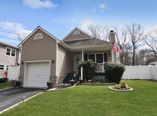 56 Dover Ave, Mastic, NY 11950