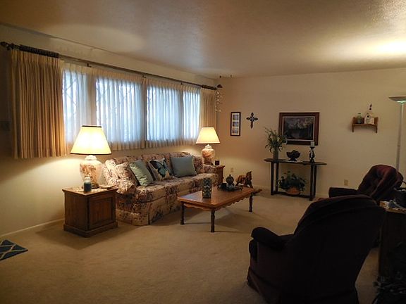 3rd image of 3019 Encanto Dr