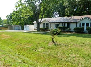 159 W Hester Rd, Cottontown, TN 37048