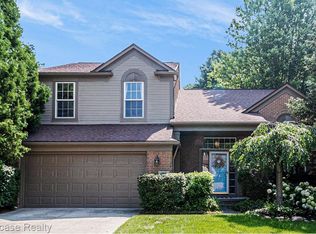 844 Wood Run, South Lyon, MI