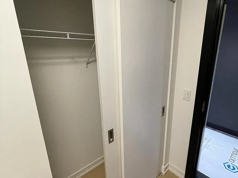 15 Wellington St S #703 — Photo 9
