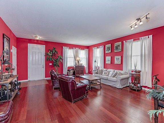 4th image of 128 Forest View Dr