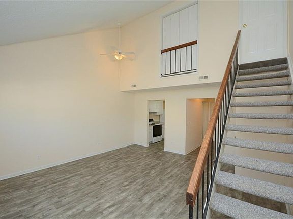 4th image of 703 Brook Meadow Ct