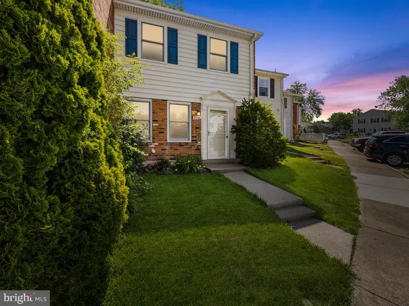 8758 Stoneridge Dr, Manassas, VA 20111