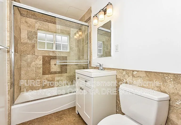 1527 Harvard St #2 — Photo 12