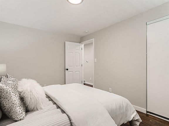 4th image of 2061 S Logan St