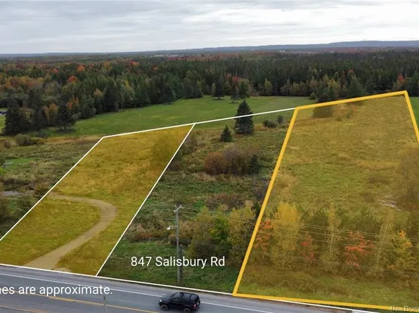847 Salisbury Rd, Moncton, NB E1E 1C4