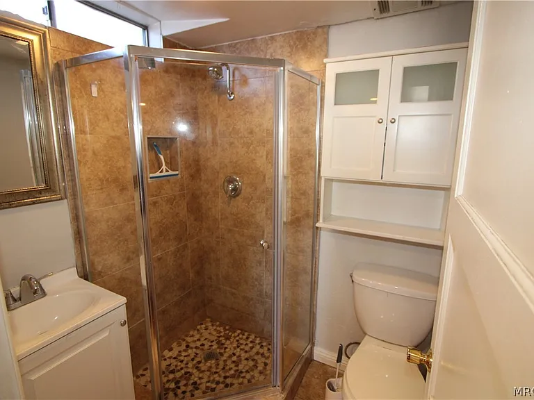 535 Badger Ln — Photo 17