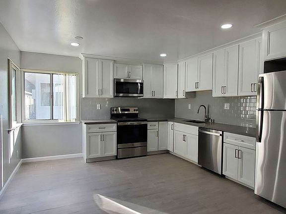 2nd image of 3756-3762 Poinciana Dr #3756-3