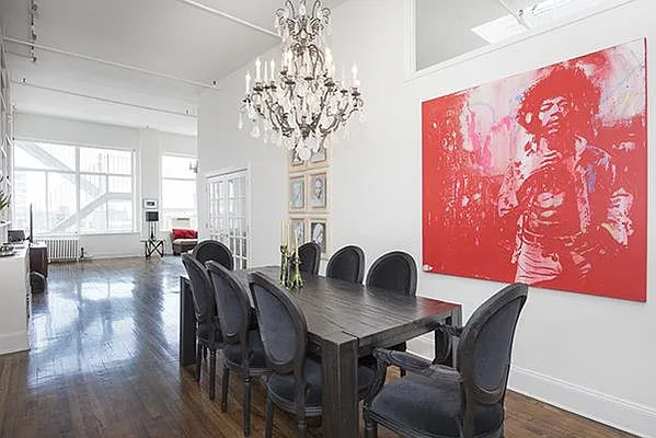 Sold by R New York | media 7