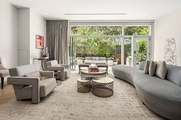 1st image of 311 W Broadway Townhouse #5