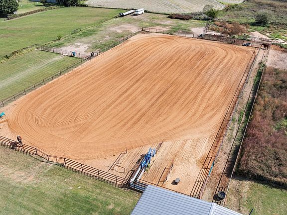 4th image of 2720 N Us Highway 377