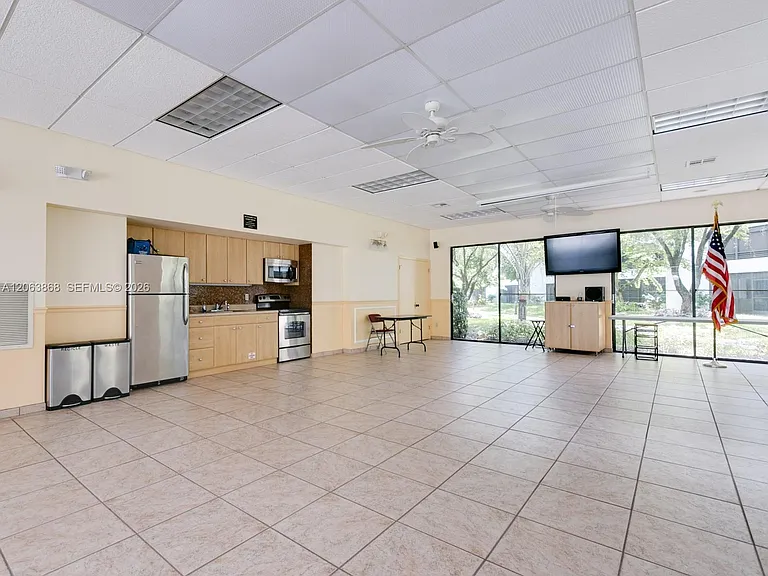 1410 Sheridan St #12I — Photo 23