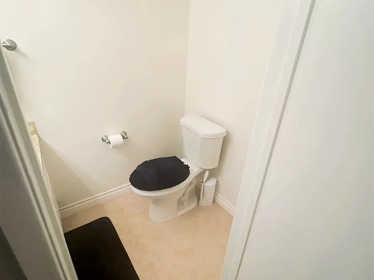 5460 White Oak Ave #C321 — Photo 8