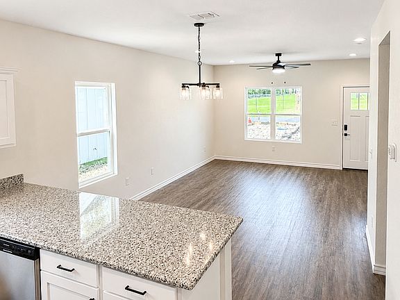 5th image of 600A 10th St #600A1