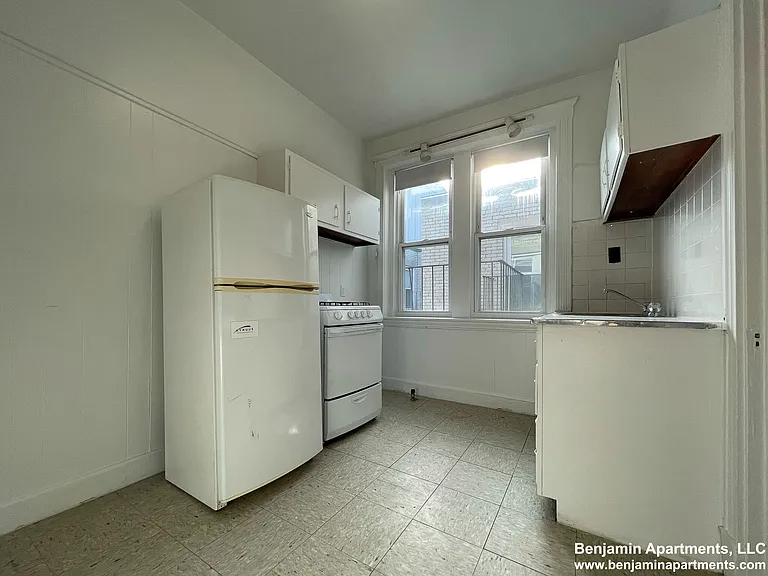 1800 Commonwealth Ave #13 — Photo 6