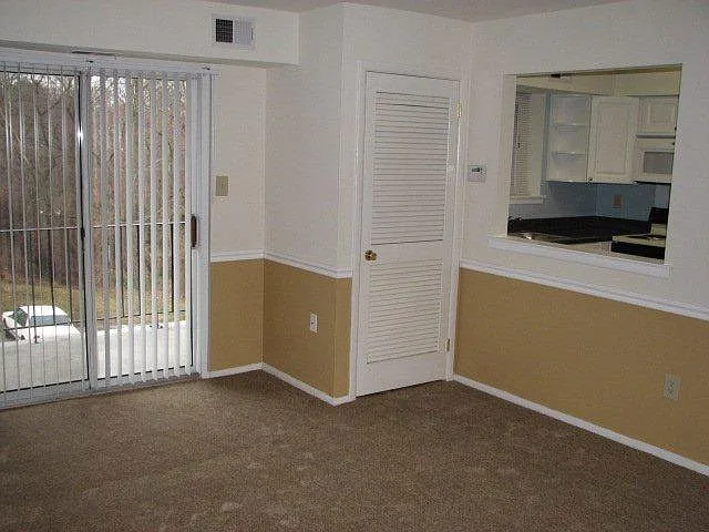 Ridgewood Apartments — Photo 23