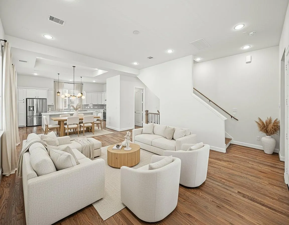 3 bed, 3.5 bath, 2201 sqft, $4,200 — Photo 1