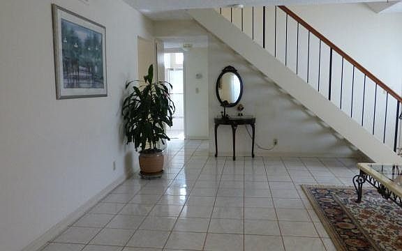 3rd image of 1866 Seville Way
