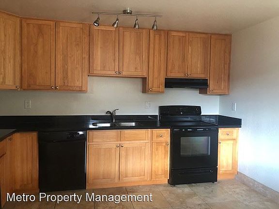 3rd image of 865 Branham Ln APT 3