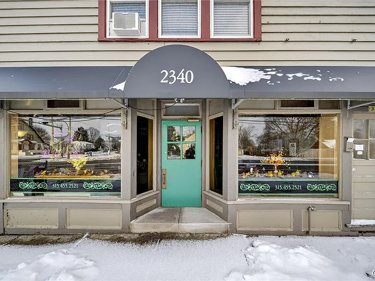 2340 Court St — Photo 28