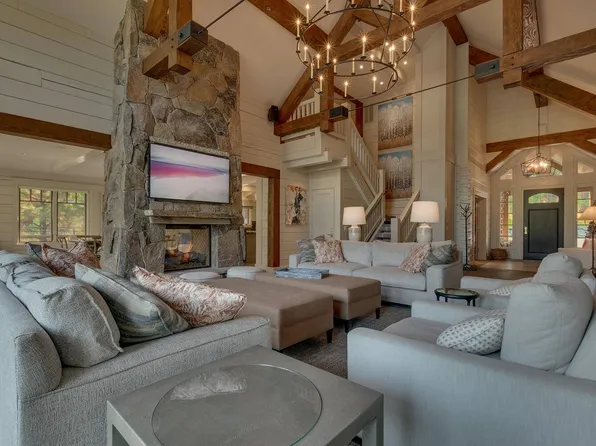 7675 Lahontan Dr, Truckee, CA 96161