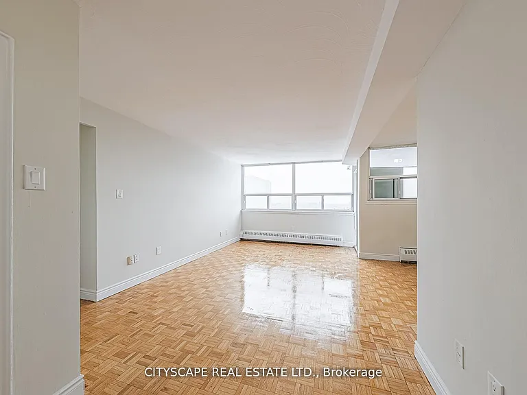 1442 Lawrence Ave W #816 — Photo 3