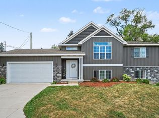 3103 52nd St, Kentwood, MI 49512
