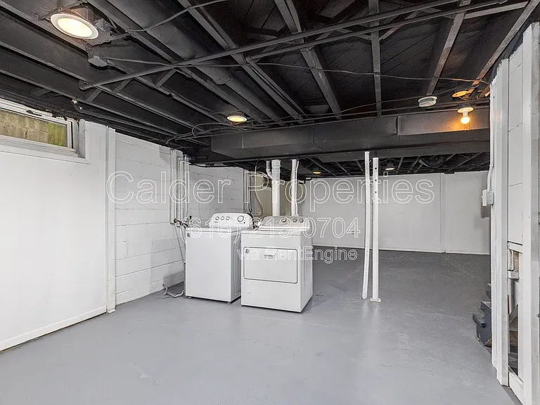 1031 Merrifield St SE — Photo 32