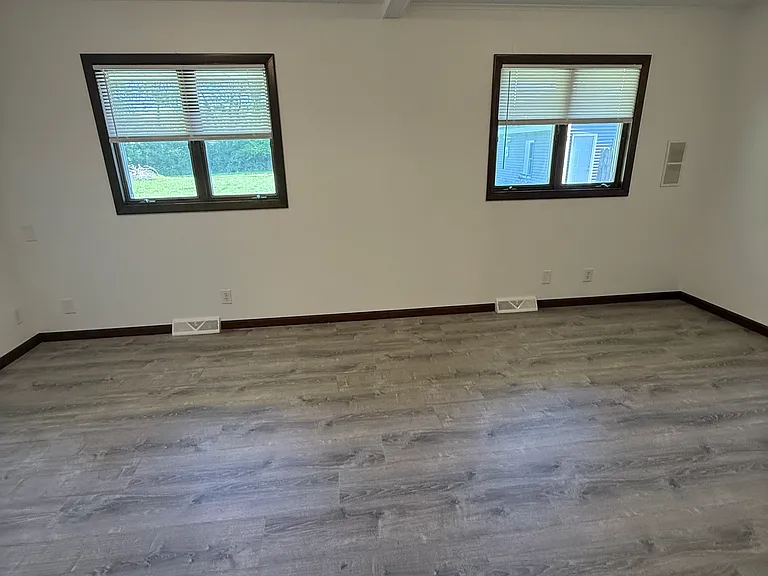 235 Meadow Ave — Photo 7