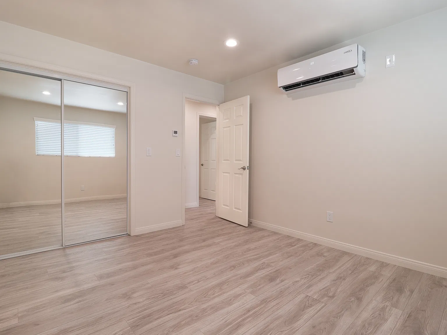 2 bed, 864 sqft, $2,849 — Photo 4