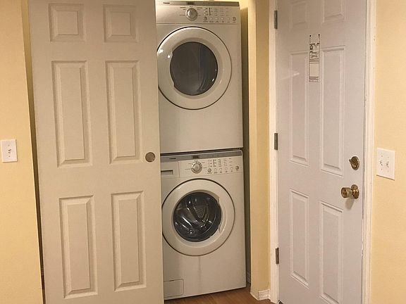 3rd image of 11843 Avondale Pl NE