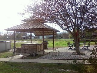 Gazebo w/ jacuzzi, paver patio