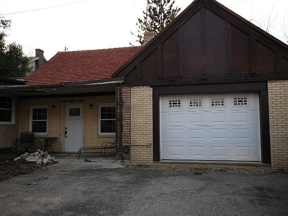 3rd image of 409 Forest Ave