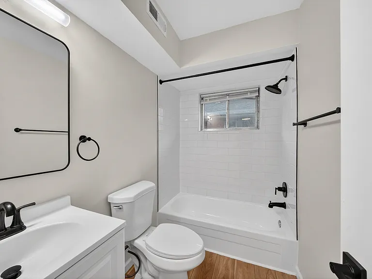 4578 E 131st St #5 — Photo 23