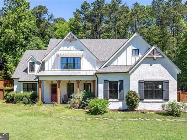1009 Davenport Cir, Powder Springs, GA 30127