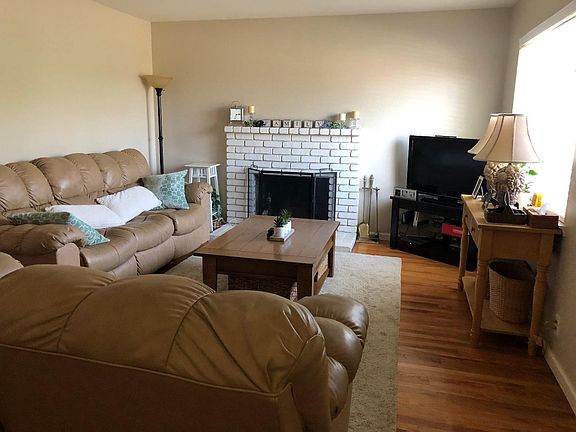 2nd image of 7990 Woodlark Way