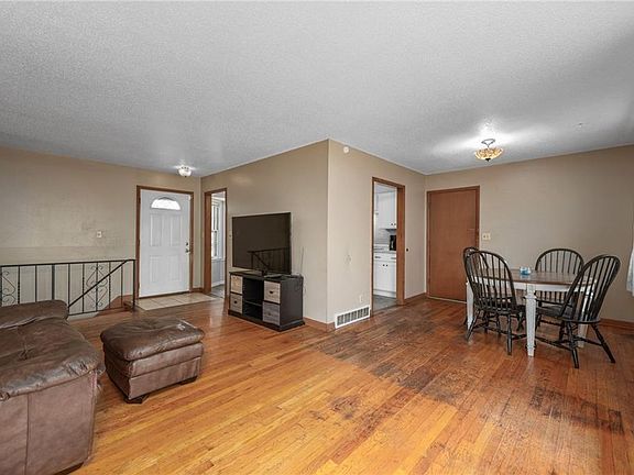 4th image of 9715 E 50th St