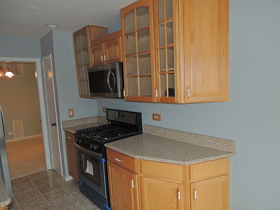 5th image of 29W371 Emerald Green Dr #20-F