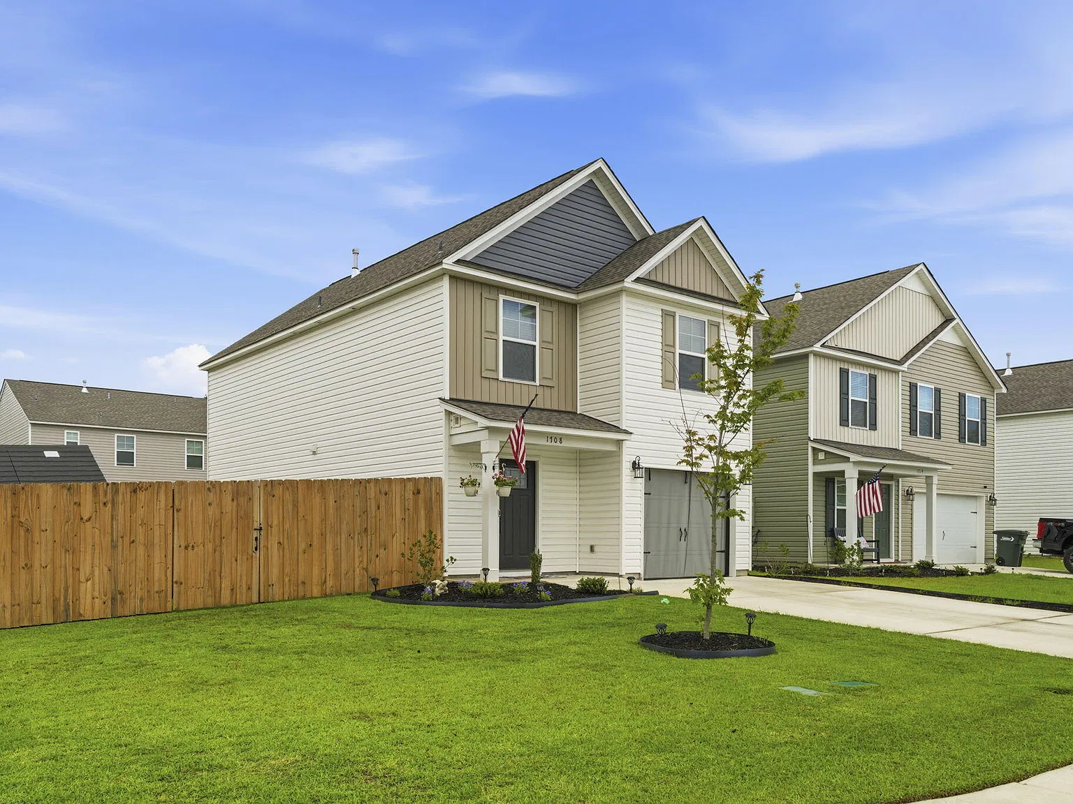 3 bed, 2.5 bath, 1524 sqft, $2,200 — Photo 2