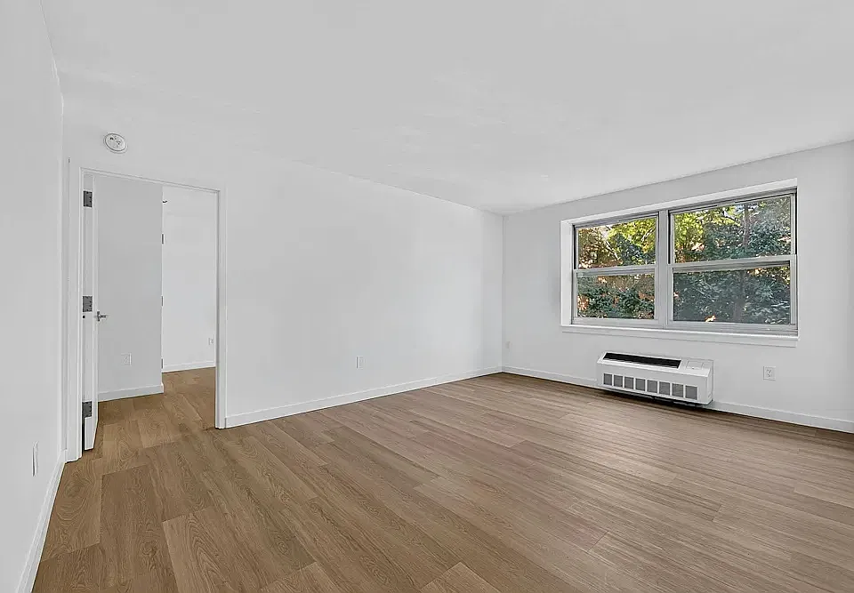 218 Myrtle Ave #3C