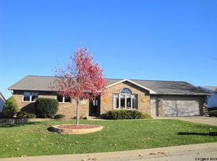 2170 Yorktown Rd, Dubuque, IA 52002