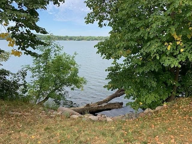 1st image of 18305 Browns Lake Rd