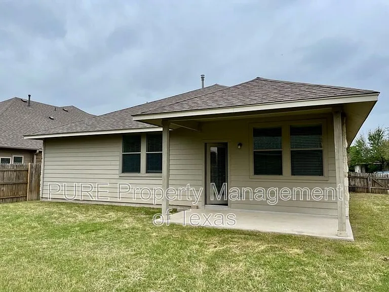 4718 Madrid Dr — Photo 19