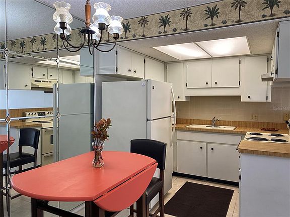 3rd image of 4377 Tahitian Gardens Cir APT G