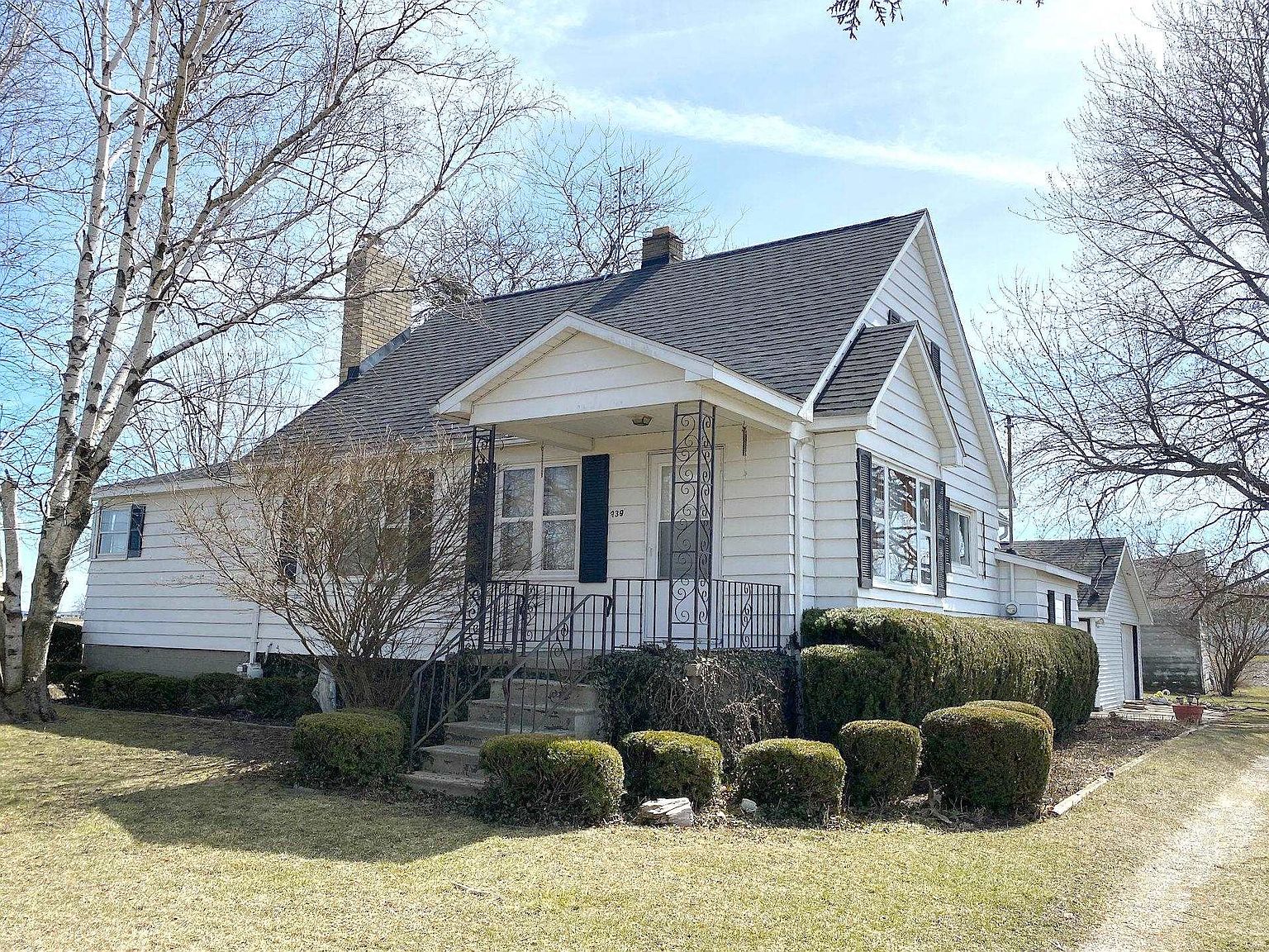 239 W Center Rd, Essexville, MI 48732 Zillow