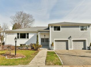 42 Donna Rd, Newton, MA 02459